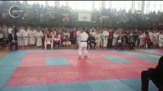 Un tânăr karatist, mândria poliţiştilor din Braşov!