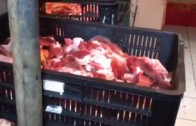 O tonă de carne expirată a fost scoasă de pe piaţă, după un control la o măcelărie din Constanţa