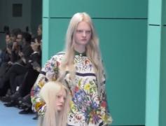 Noua colecţie Gucci şochează pe toată lumea! Modelele au defilat cu o copie din cauciuc a propriului cap