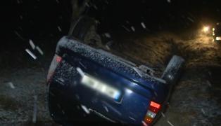 Un poliţist din Mureş s-a răsturnat cu maşina şi a fugit de la locul accidentului