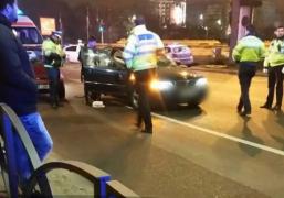 Un şofer de 21 de ani, băut, a lovit un agent de la Rutieră în centrul Capitalei