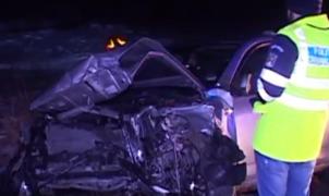 Planul roşu de intervenţie pe o şosea din Vaslui, după ce un şofer a intrat  pe contrasens, într-un autoturism care circula regulamentar