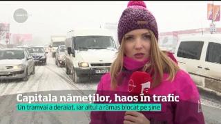 Prima ninsoare adevărată din această iarnă a paralizat Capitala. Nici pe trotuare nu s-a putut merge