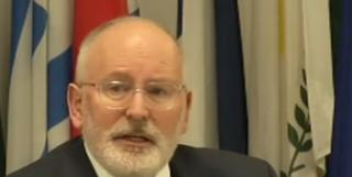 Mesajul prim-vicepreşedintelui Comisiei Europene la Bucureşti: 'Ochii Europei sunt ațintiți asupra României'