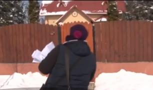 Poștăriță din Dâmboviţa, revoltă pe Facebook. Femeia spune că beneficiarii de ajutor social îi fac munca grea