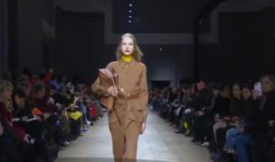 Tendințele vestimentare ale anului, prezentate la Săptămâna Modei de la Paris