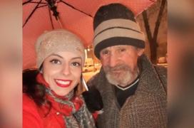 Om al străzii, salvat din ger de o tânără din Timişoara. Cei doi sunt acum de nedespărţit!