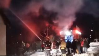 Doi bărbaţi au fost găsiţi carbonizaţi în casa distrusă de flăcări, într-o localitate din Constanţa