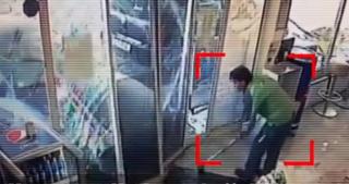 Şofer intrat cu maşina într-o benzinărie din Bucureşti. O angajată a fost la un pas să fie spulberată