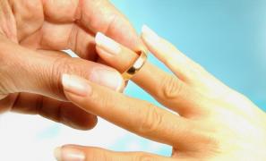 Ruperea logodnei poate fi costisitoare la buzunar. Ce costuri pot suporta cuplurile care se despart