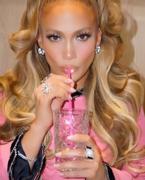 Jennifer Lopez pare să fi găsit secretul tinereţii