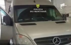 Migranți ascunși sub banchete, la Constanţa. Oamenii depistați la frontieră sunt din Irak și Iran