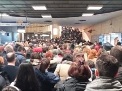 Haos la metrou. Zeci de mii de bucureşteni au fost blocaţi în staţii, la o oră de vârf