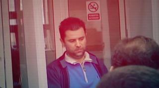 Tatăl grec care şi-a răpit copiii şi presupusul complice, eliberaţi sub control judiciar