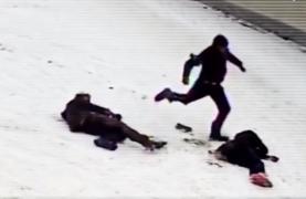 Adolescentul care a ucis o femeie într-un sat din Bacău fusese certat de şeful de post cu câteva ore înainte pentru că lovise un bătrân