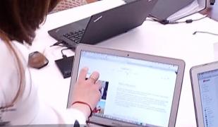 Freelancingul, înfricoşător pentru mulţi, tentant pentru cei curajoşi. Povestea unor tineri care au uat totul de la zero, pe cont propriu