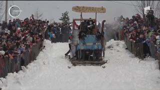 Olimpiada Nebunilor, cea mai trăsnită competiție pe pârtie, în Harghita