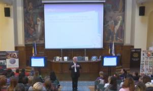 Doi traineri i-au învăţat pe profesorii de engleză români metode noi de predare