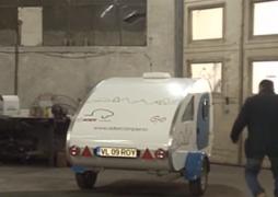 Un vâlcean şi-a făcut o rulotă perfectă în orice anotimp