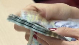 Românii vor lua credite mai mici. BNR vrea să micşoreze gradul de îndatorare