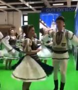 Gafă de proporţii la Târgul de turism de la Berlin! Un bărbat cu burta la vedere, ales ca imagine reprezentativă pentru România