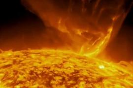 O furtună solară se îndreaptă către Pământ. Ar putea afecta telefoanele mobile şi sistemele GPS