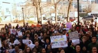 Protest în memoria victimelor din Florida. Sute de mii de copii au ieşit în stradă