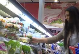 Salata la caserolă, condimentată cu E-uri