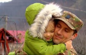 Reportaj exclusiv. Cum arată ziua în care militarii români din teatrele de război se despart de familiile lor