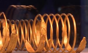 Tezaur românesc, vândut ilegal. 11 brățări dacice au dispărut în străinătate