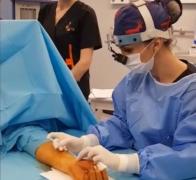 O tânără de 35 de ani a lăsat cariera medicală din Germania pentru a profesa în România, la spitalul din Bistriţa