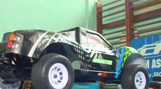 Competiție cu mașini mici pentru oameni mari