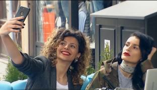 Like One și Flick ne dezvăluie secretul celebrității. Cum să ajungi faimos pe Internet