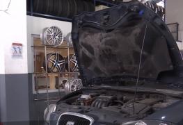 Scandal între societăţile de asigurări şi service-urile auto din România