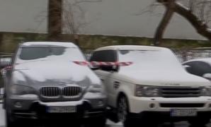 Trei români închiriau maşini de lux în Belgia şi le amanetau apoi în ţară