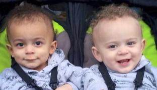 Culoarea pielii, total diferită pentru o pereche de gemeni din Statele Unite!