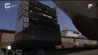 Navă de croazieră tăiată în două! Scopul operațiunii este a-i mări capacitatea