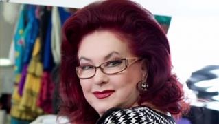 Clipe emoţionante la mormântul Stelei Popescu. Prietenii din satul natal din Basarabia i-au adus un omagiu actriţei