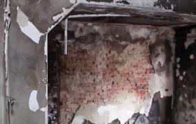 Blocul din Buzău care a fost zguduit de explozie arată ca după război. Locatarii n-au nici energie electrică