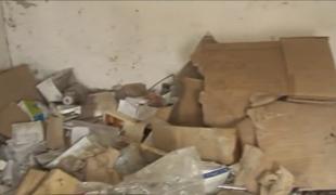 Deşeuri medicale au fost abandonate într-o clădire care a aparţinut Direcţiei de Sănătate Publică acum aproximativ 10 ani