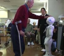Roboții iau locul angajaților în ţara cu cei mai mulţi bătrâni din lume