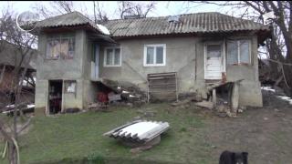 Localnicii unor comune din Vrancea pot rămâne pe drumuri, după zăpadă şi ploi