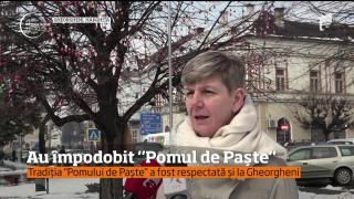 În Bistrița, copiii au participat la împodobitul "Pomului de Paște"