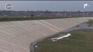 Două copile de 11 şi 12 ani din Iaşi, salvate de la înec de poliţişti