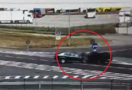 Impact frontal, surprins de camere pe centura oraşului Lugoj! Cinci victime au ajuns de urgenţă la spital