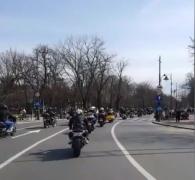 Adevăraţii vestitori ai primăverii: motocicletele! Peste o mie de motociclişti şi-au prezentat bijuteriile pe bulevardele Capitalei