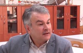 Un profesor de fizică din Galaţi a reuşit o performanţă de invidiat. Elevii abia aşteaptă să intre la orele lui