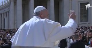 Papa Francisc a oficiat slujba din duminica Paştelui la Vatican, în faţa a zeci de mii de pelerini