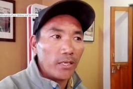 Un alpinist din Nepal începe astăzi cea de-a 22-a ascensiune pe muntele Everest!
