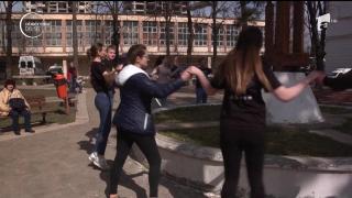 Peste 600 de studenţi din Galaţi au sărbătorit, timp de o săptămână, un secol de la unirea Basarabiei cu România